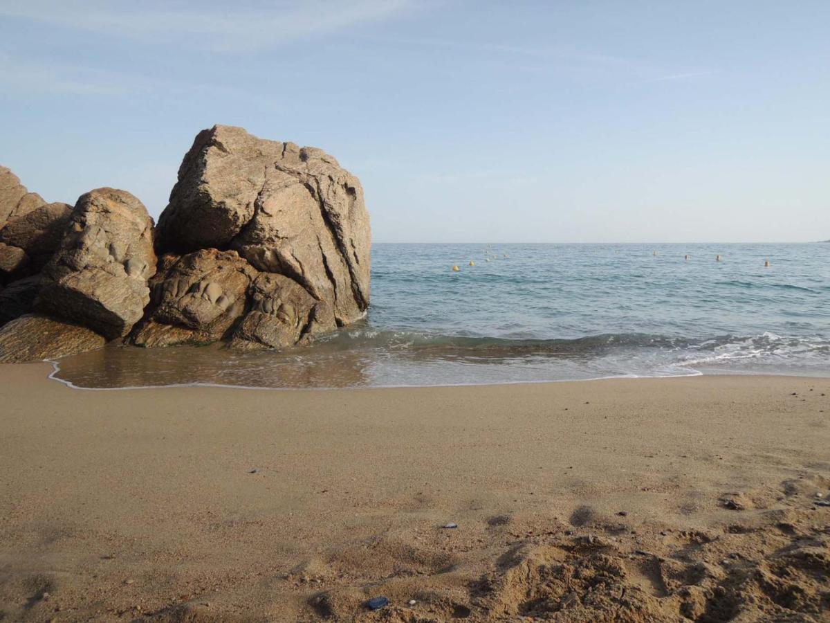 Luxury Family 2Br - Prime Location, Walk To Beach & Shopping, Sunny Balcony - Totolulu Cannes Hoche Zewnętrze zdjęcie