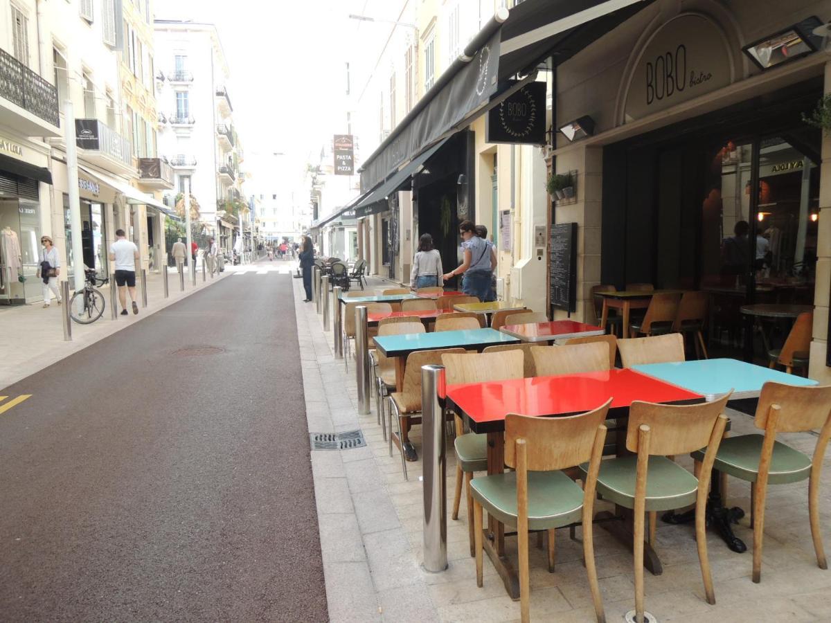 Luxury Family 2Br - Prime Location, Walk To Beach & Shopping, Sunny Balcony - Totolulu Cannes Hoche Zewnętrze zdjęcie