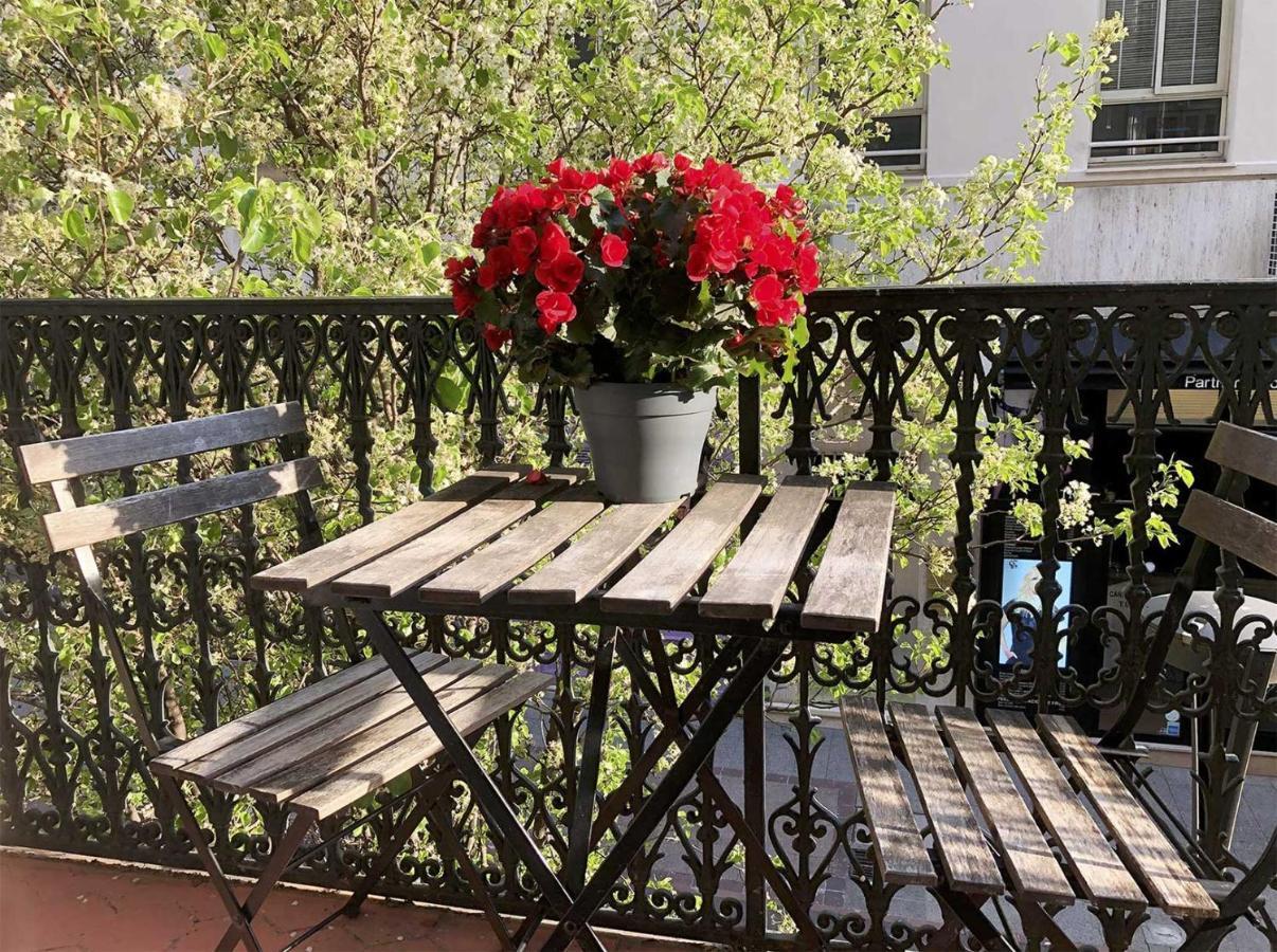 Luxury Family 2Br - Prime Location, Walk To Beach & Shopping, Sunny Balcony - Totolulu Cannes Hoche Zewnętrze zdjęcie