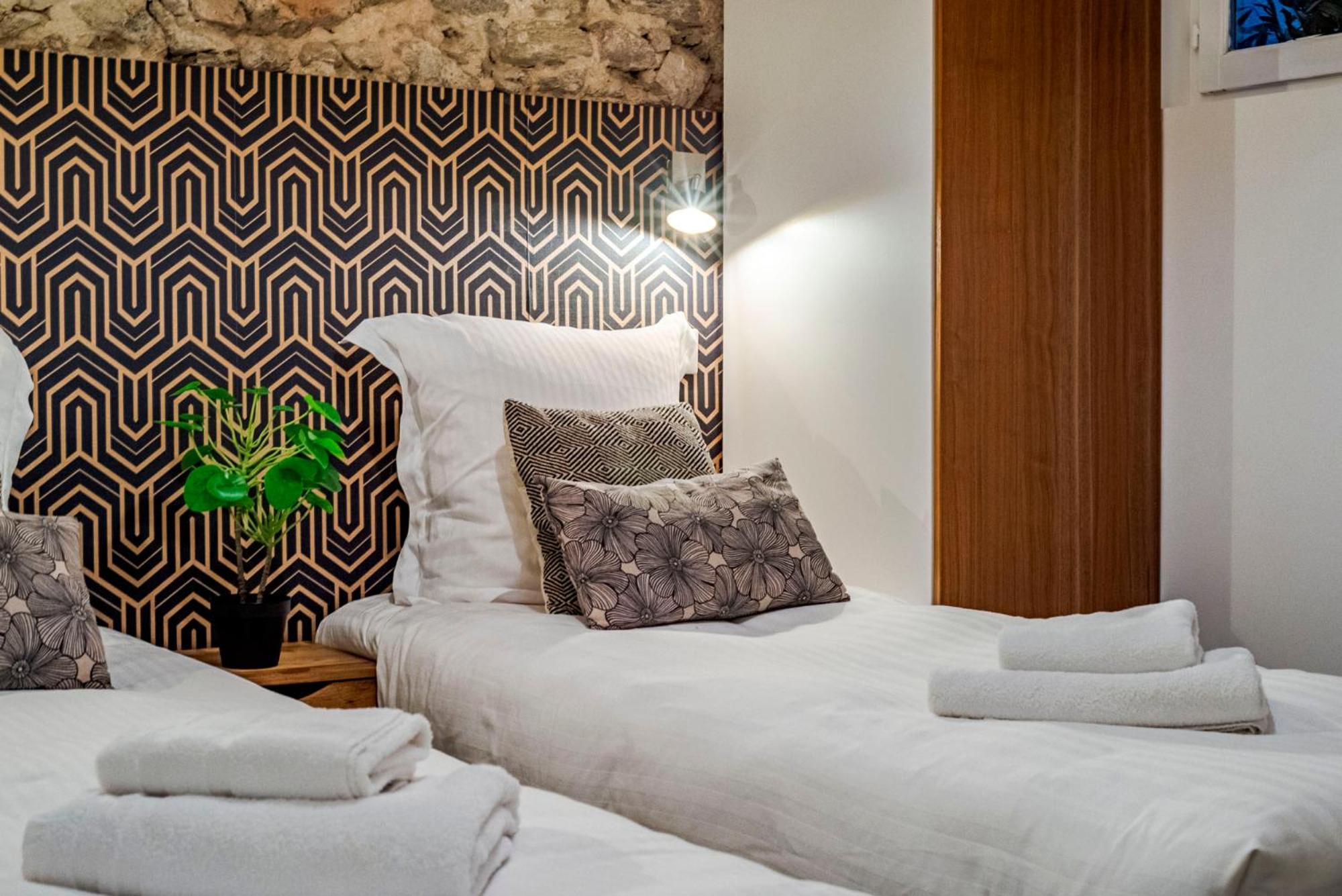 Luxury Family 2Br - Prime Location, Walk To Beach & Shopping, Sunny Balcony - Totolulu Cannes Hoche Zewnętrze zdjęcie