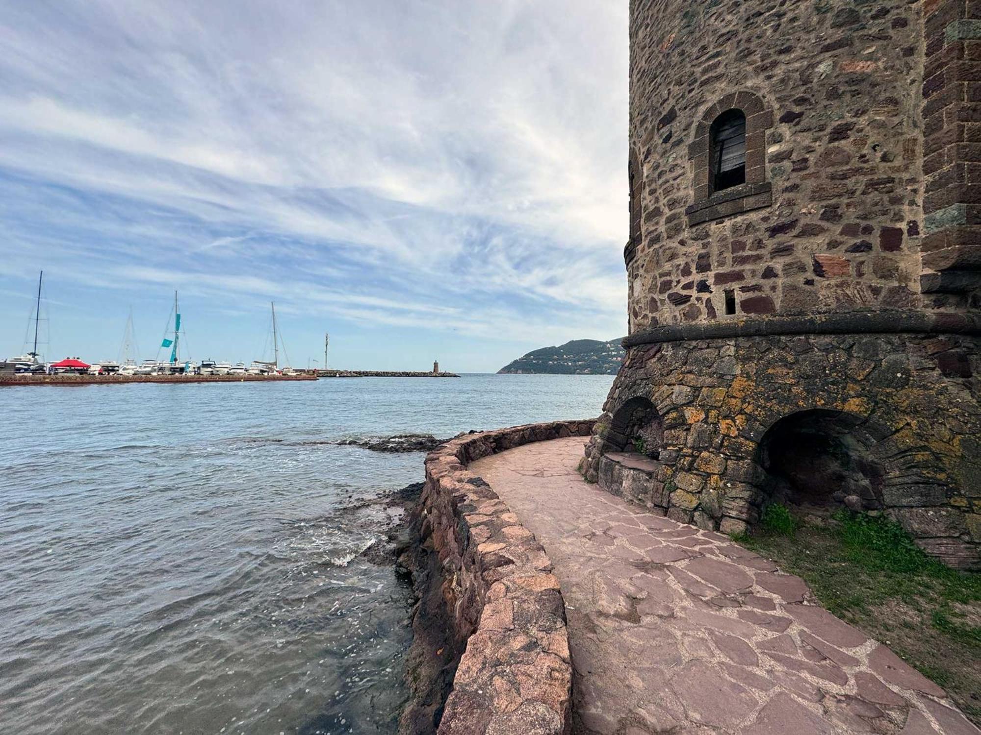 Luxury Family 2Br - Prime Location, Walk To Beach & Shopping, Sunny Balcony - Totolulu Cannes Hoche Zewnętrze zdjęcie