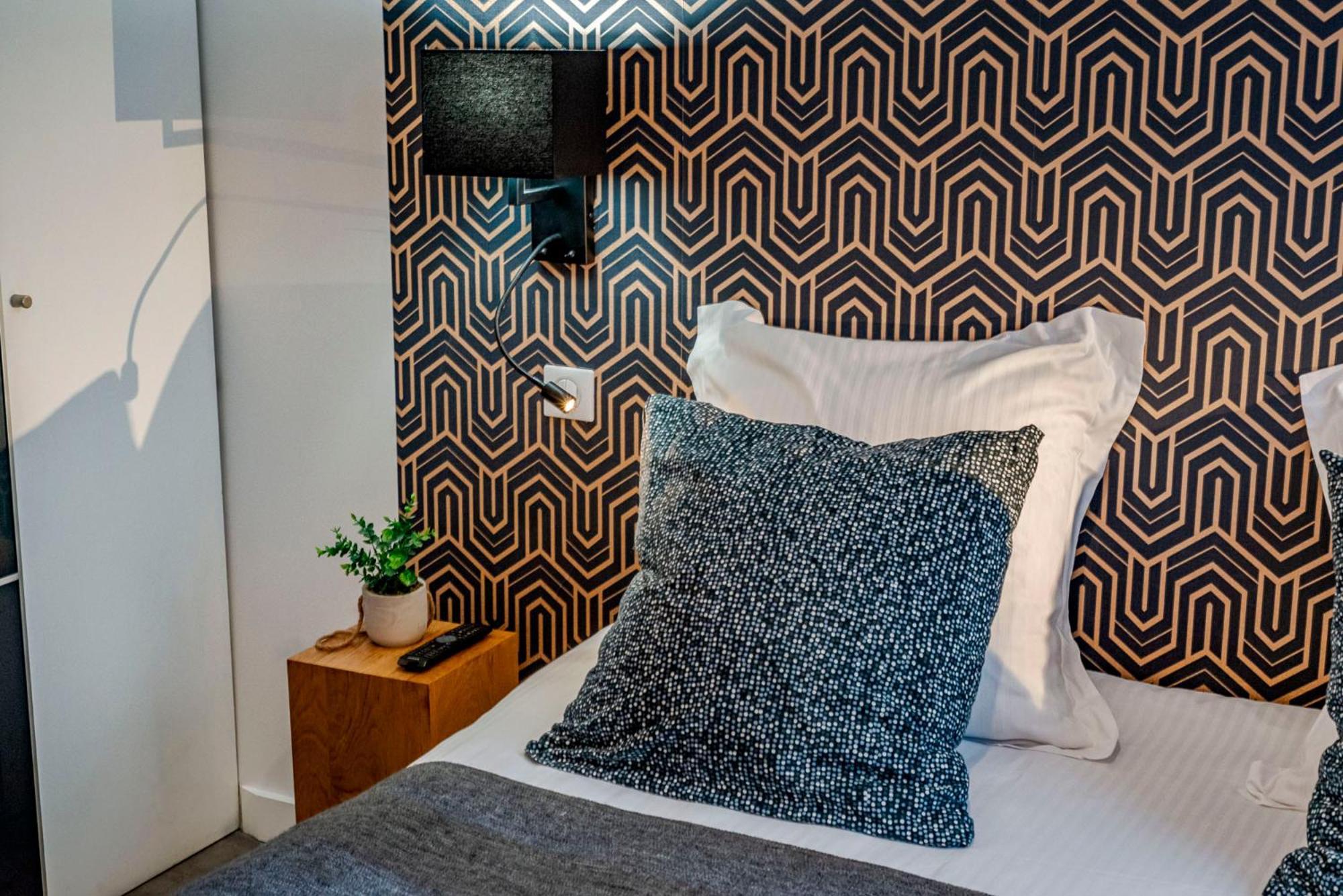 Luxury Family 2Br - Prime Location, Walk To Beach & Shopping, Sunny Balcony - Totolulu Cannes Hoche Zewnętrze zdjęcie